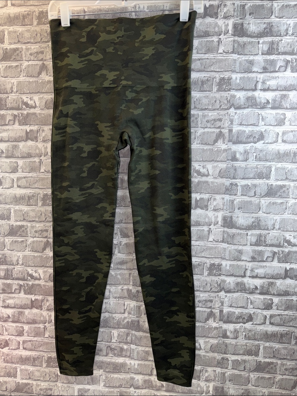 SPANX High-Waist Camo Leggings - Olive‎ Green